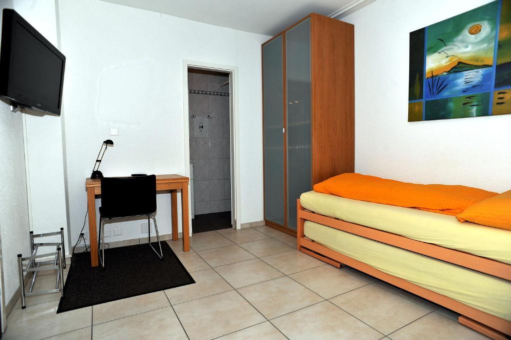 Niros Bed & Breakfast Birsfelden Room photo